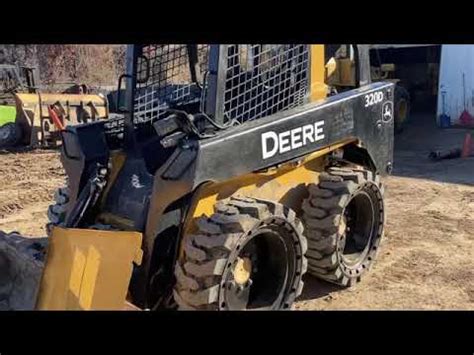 deere 320d review